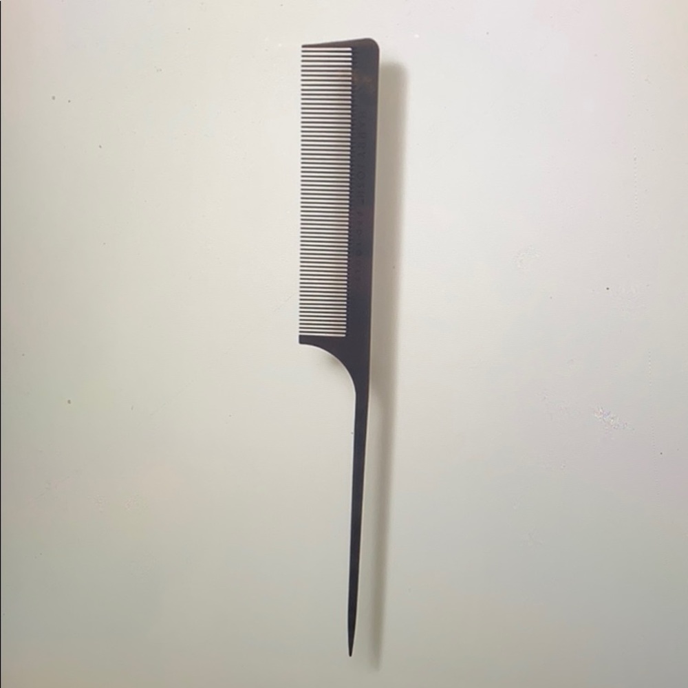 Harry Josh pro tools carbon tail comb